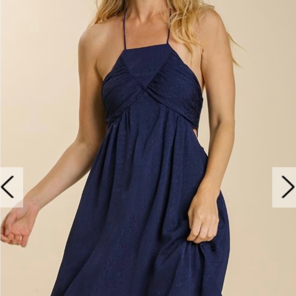 BNWT Umgee Jacquard Print Sleeveless Halter Neck Tie Back Dress. Size small